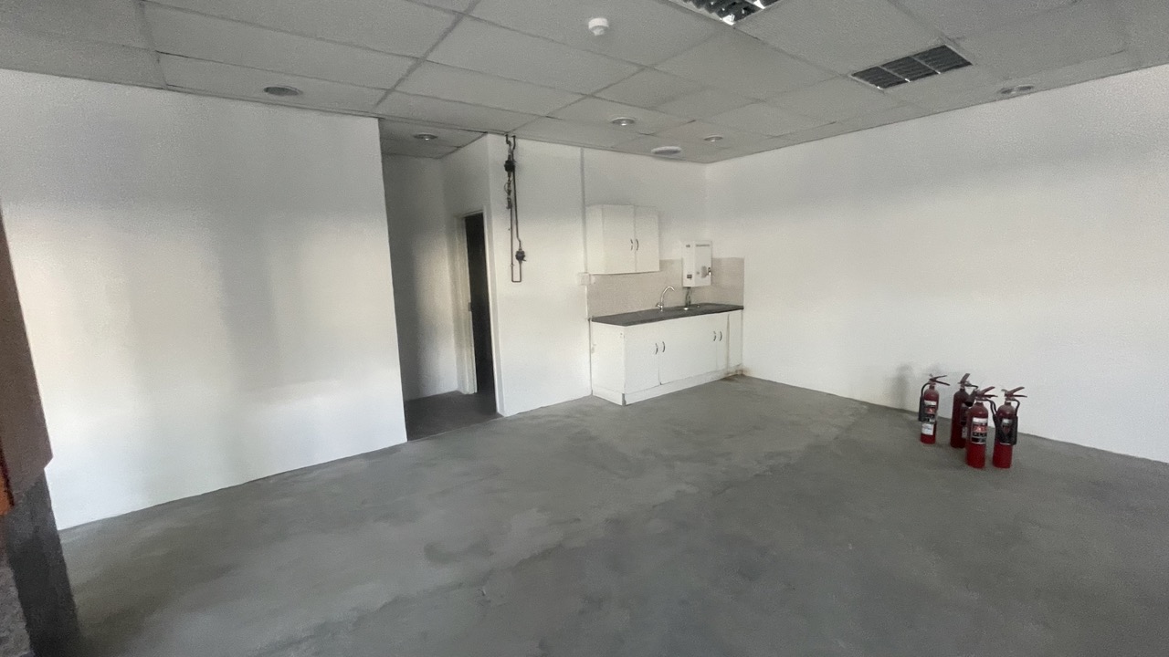 To Let commercial Property for Rent in Athlone Western Cape